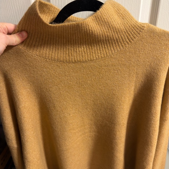 NWT 1State Women’s Camel Turtleneck Sweater - Picture 5 of 8